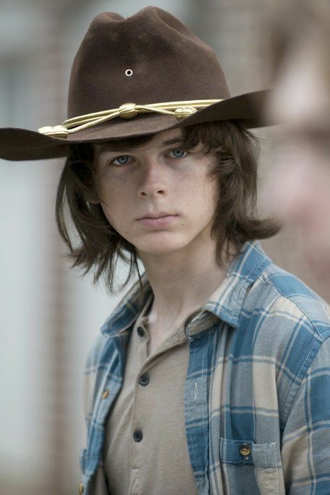 Carl Grimes Season 7, Glenn Y Maggie, Carl The Walking Dead, Chandler Riggs, Carl Grimes, Rick Grimes, Daryl Dixon, Help People, Walking Dead