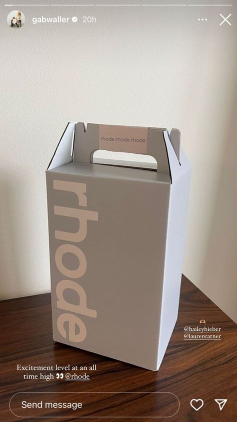 Sephora Box, Rhode Skincare, Pr Kit, Rhode Skin, Luxury Lifestyle Girly, Seed Kit, Cosmetic Packaging Design, Mailer Box, Glowing Skincare