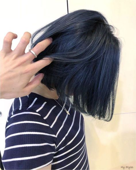 Blue Ombre Hair, Cortes De Cabello, Dark Blue Hair, Korean Hair Color, Hair Color Streaks, Hair Streaks, Hair Color Purple, Short Straight Hair, Edgy Hair