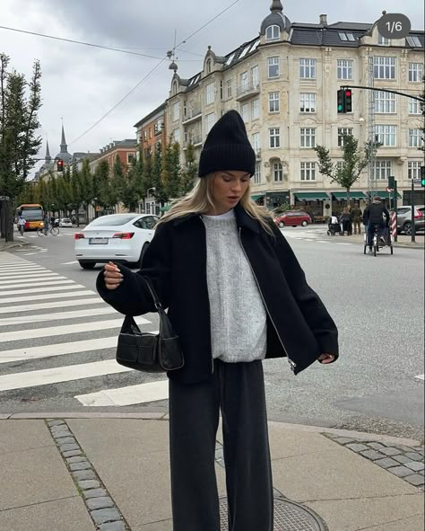 Beanie Outfit Casual, White Beanie Outfit, Beanie Outfit Women, Beanie Outfit Aesthetic, New York City Outfits Winter, Beanie Outfit Winter, Black Beanie Outfit, Winter Outfit 2023, Winter Outfit Aesthetic