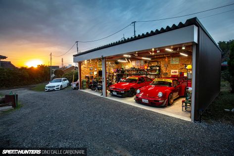 Old Car Garage, Car Garage Ideas, Container Garage, Hobby Garage, Casa Garage, Backyard Garage, Garage Car, Cool Garages, Mechanic Shop