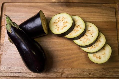 Eggplant Companion Plants, Freezing Eggplant, Can You Freeze Eggs, Preserving Eggs, Braising Recipes, Cooking Eggplant, Healthy Eggplant, Eggplant Seeds, Freezing Eggs