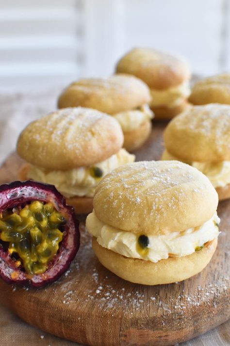 Passionfruit Buttercream, Melting Moments Cookies, Passionfruit Recipes, Sandwich Biscuits, Biscuit Bar, Melting Moments, Shortbread Recipes, Recipes Sweet, Slices Recipes