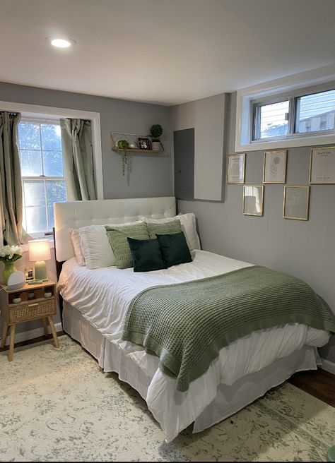 Bed Rooms Ideas Sage Green, Bed Ideas Green And White, Green Small Room Ideas, Sage Green Bedroom Inspo Aesthetic, Room Aesthetic Green And White, Room Inspiration Bedroom Sage Green, Green Minimalist Bedroom Aesthetic, White Bedding With Sage Green Accents, White And Sage Green Bedding