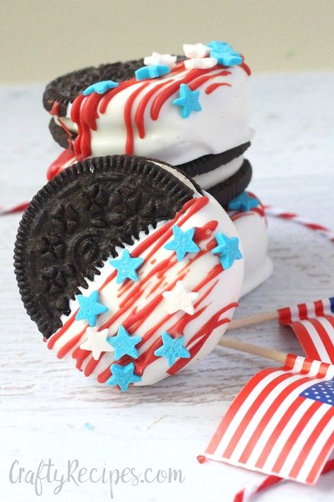 Red White and Blue Treats - Six Clever Sisters % Oreo Cookies Decorated, 4th Of July Fun, 4th Of July Food, Patriotic Food, July Desserts, 4th Of July Recipes, Fourth Of July Party, Independance Day, 4th Of July Desserts