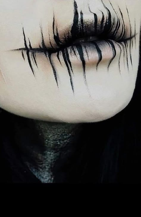 Grunge Homecoming Makeup, Real Goth Makeup, Necromancer Makeup, Halloween Demon Makeup, Clown Goth Makeup, Demonic Makeup, Black And White Clown Makeup, Makeup Horor, Haunt Makeup