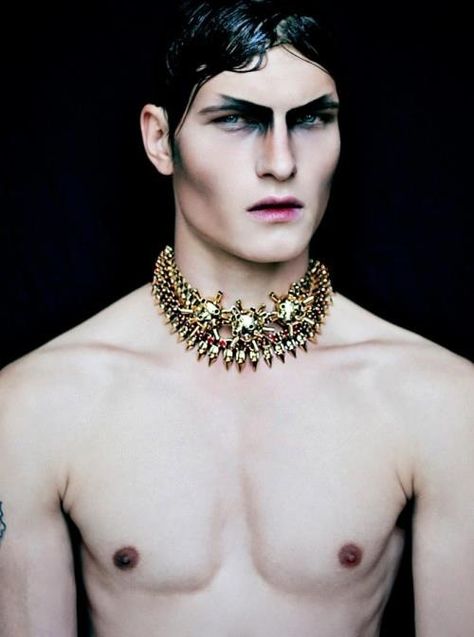 Ariel John Todd, Men Wearing Makeup, High Fashion Makeup, Avant Garde Makeup, Runway Makeup, Mens Editorial, Male Makeup, Stage Makeup, Smokey Eyes