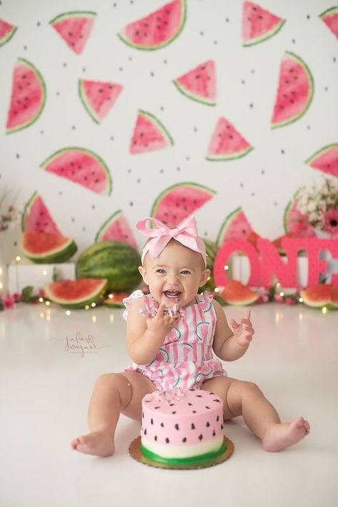 Watermelon Birthday Party Theme, Watermelon Birthday Parties, 1st Birthday Party For Girls, Green Lights, Watermelon Cake, First Birthday Pictures, 1st Birthday Party Themes, Watermelon Birthday