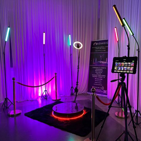 Brighten your night at D'Space Orlando Event Venue 360 PhotoBooth - @adagio_ent_360 #eventvenue #orlandovenue #events #orlando #explorepage #explore Wedding 360 Photobooth, 360 Photobooth Backdrop Ideas, 360 Photobooth Ideas, Photobooth Ideas Events, Party Venues Ideas, Photobooth Event, 360 Pictures, 360 Photobooth, 360 Booth