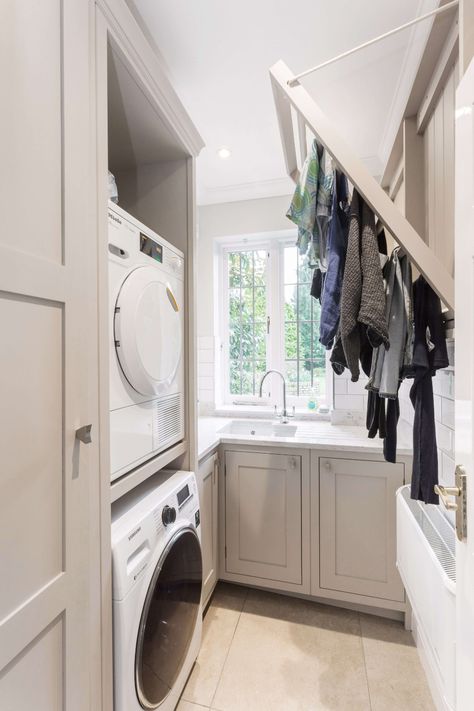 Utility Room Inspiration, Organization Laundry Room, Utility Room Storage, Small Utility Room, Utility Room Designs, Organization Laundry, Stacked Laundry Room, Laundry Room Ideas Small Space, Laundry Room Wallpaper