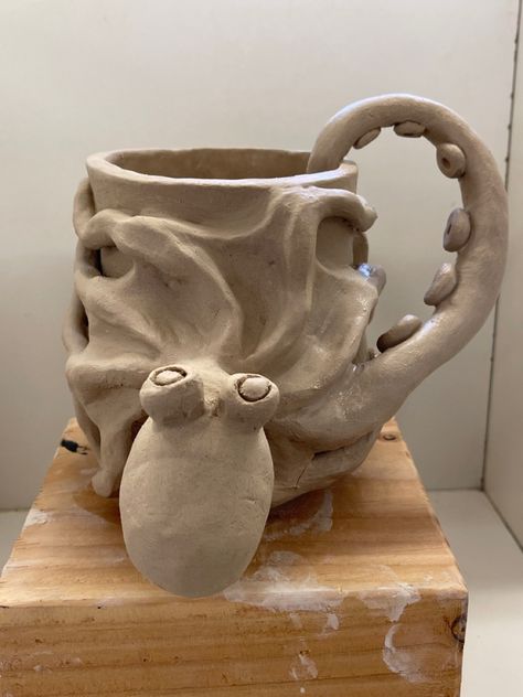 Sculptural Mugs Clay, Sculptural Ceramic Mugs, Highschool Ceramic Projects, Pinch Cups Ceramics, Weird Ceramic Mugs, Octopus Mug, Sculptural Mugs, Fantasy Ceramics, Ceramics Sculpture