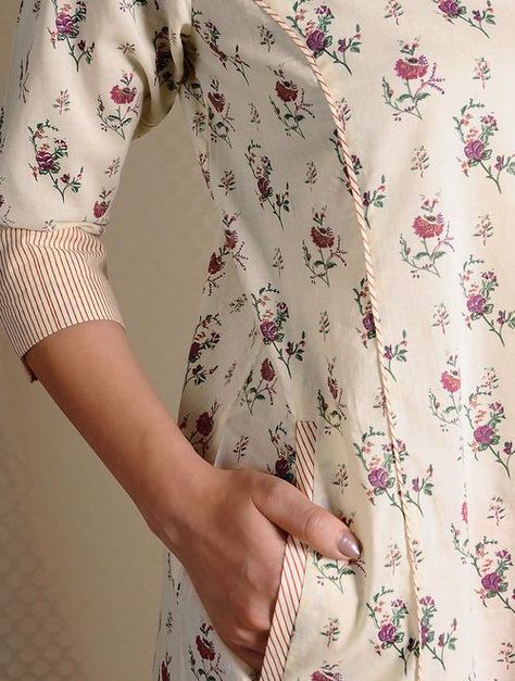 Printed Kurti Designs, Indian Kurti Designs, Kurti Sleeves Design, Trendy Sewing Patterns, New Kurti Designs, Kurta Patterns, Designer Kurti Patterns, Kurti Patterns, Neck Designs For Suits