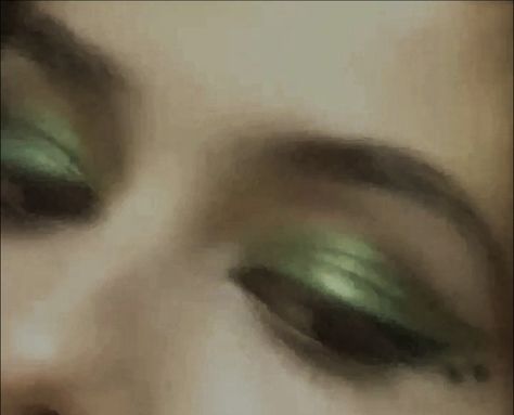 #makeup #aesthetic #green #cool Green Lipstick Aesthetic, Lime Eyeshadow, Green Makeup Aesthetic, Poison Ivy Aesthetic, Hex Girls, Green Lipstick, Princess Makeup, Makeup Icons, Kim Minji