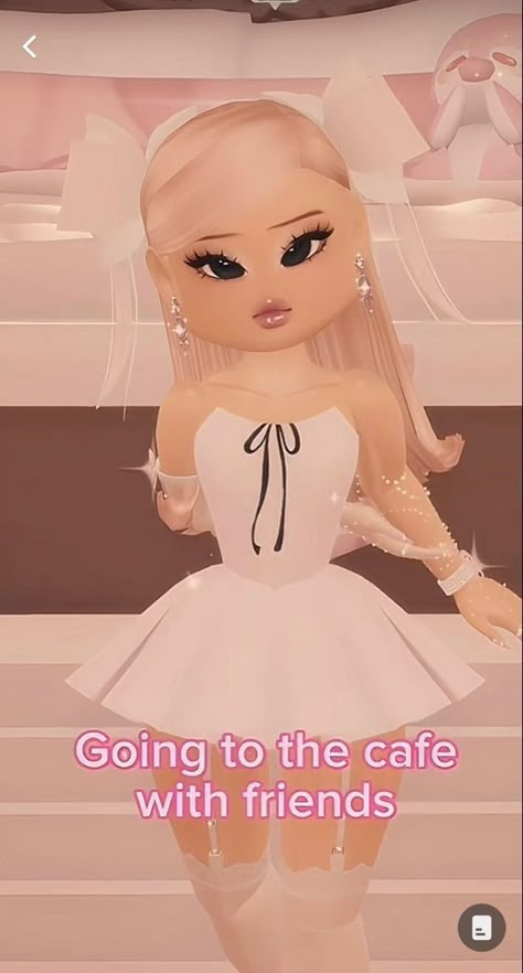 Simple Royal High Outfits, Space Fashion Royale High, Royale High Outfits Aesthetic, Coquette Royale High, Celebrity Look Alike Royale High, Royalty Theme, Royale Outfits, Aesthetic Vintage Outfits, Royal High Ideas