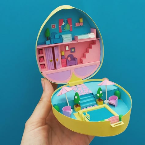 Diy Polly Pocket House, Polly Pocket Artwork, Polly Pocket Diy, Diy Polly Pocket, Polly Pocket Art, Polly Pocket House, Paper Dollhouse, Matchbox Crafts, Diy Barbie House