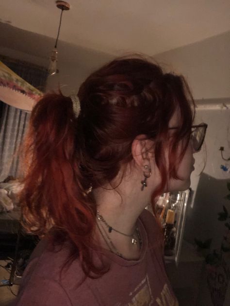 Messy Ponytail Aesthetic, Jessi Glaser, Messy Red Hair, Ponytail Aesthetic, Messy Ponytail, Red Head, Retro Aesthetic, Photo Dump, Hair Goals