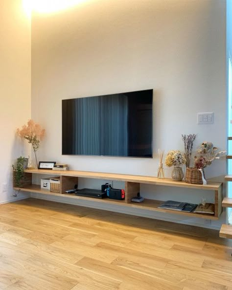 Tv Stand Decor Living Room, Under Tv, Floating Shelves Living Room, Simple Living Room Decor, Small Apartment Living Room, Small Apartment Living, Home Design Living Room, Diy Home Furniture, Living Room Tv Wall