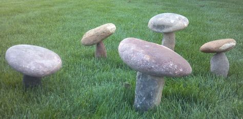 How To Make Rock Mushrooms For Yard/Garden Decorations-adorable Idea!! Rock Mushrooms, How To Make Rocks, Pink Saturday, Mushroom Pictures, Garden Flower Beds, Rock Sculpture, Foam Pumpkins, Mushroom Decor, Outdoor Flowers