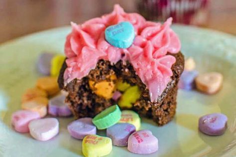 valentines cupcakes Healthy Snacks For Toddlers, Candy Bark Recipes, Valentine's Cupcakes, Snacks For Toddlers, Dishes Recipe, Cupcake Day, Fun Cupcake Recipes, Healthy Toddler Snacks, Kid Cupcakes