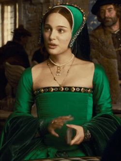 The Other Boleyn Girl (2008) + Costumes Anne Boleyn’s green, black & golden dress. // requested by @dychauksz​ Black And Golden Dress, The Other Boleyn, Philippa Gregory, Tudor Fashion, Tudor Costumes, The Other Boleyn Girl, Queen Of England, Anne Boleyn, Natalie Portman