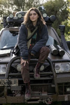 Apocalypse Outfit Women Aesthetic, Apocalypse Outfit Winter, Apocalypse Fashion Aesthetic, Post Apocalyptic Aesthetic Outfit, Winter Apocalypse Outfit, Apocolypse Fashion Women, Dystopian Outfits Character Inspiration, Apocalyptic Aesthetic Outfits, Apocalypse Outfit Aesthetic