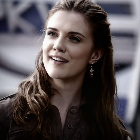 Jenna Sommers, Sara Canning, Tv Show Outfits, Vampire Diaries, Canning, Tv, Quick Saves