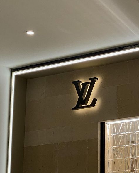 Louis Vuitton Logo Aesthetic, Logo Aesthetic, Louis Vuitton Logo, Mood Board, Instagram Profile, Louis Vuitton, Vogue, ? Logo, Instagram