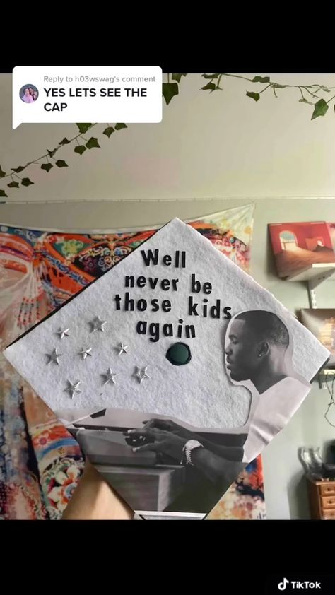 Frank Ocean Cap Graduation, Frank Ocean Grad Cap, Frank Ocean Graduation Cap, Creative Graduation Caps, College Grad Cap Ideas, Graduation Cap Decoration Diy, Cute Website, High School Graduation Cap, College Graduation Cap Decoration