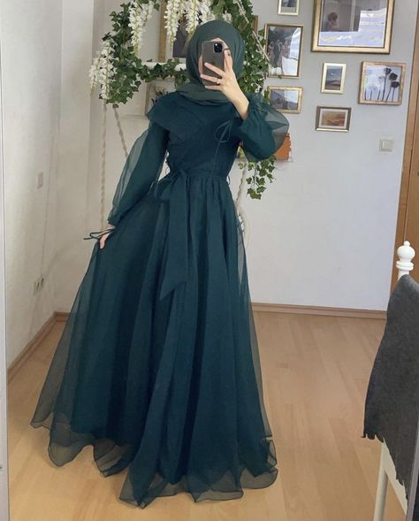 We stitch these dresses on order if u interested u can contact me on this number 03066478927 Net Gaun Dress, Graduation Dress Muslim, Farewell Dress, Farewell Dresses, Hijab Hipster, Beautiful Frocks, Islamic Fashion Dresses, Elegant Casual Dress, Gowns Dresses Elegant