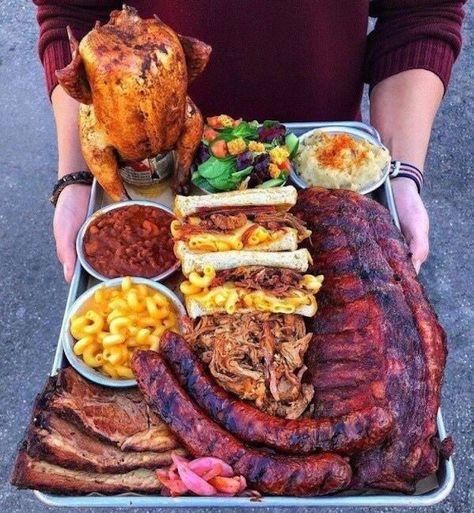 Bbq Platter, Southern Hospitality, Food Goals, Food Platters, Bbq Recipes, Food Cravings, I Love Food, Amazing Food, Aesthetic Food