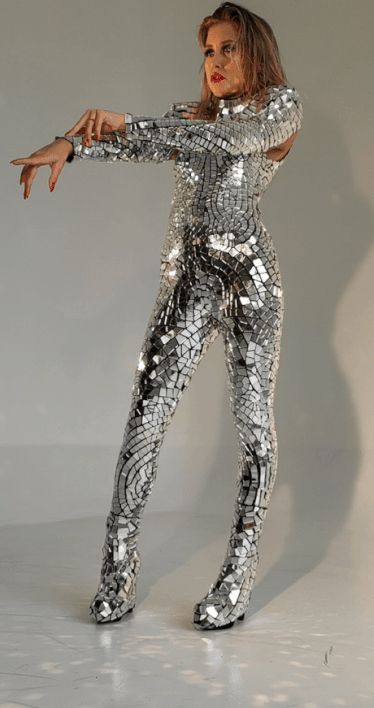 Disco Ball Costume, Mirror Costume, Trendy Festival Outfits, Mirrored Costume, Festival Outfit Ideas, Ball Costume, Fish Costume, Gala Outfit, Festival Chic