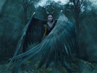 Wings! Maleficent Costume Kids, Maleficent Wings, Maleficent 2014, Maleficent Movie, Maleficent Costume, Deer Photos, Disney Maleficent, Greatest Villains, Fantasy Movies