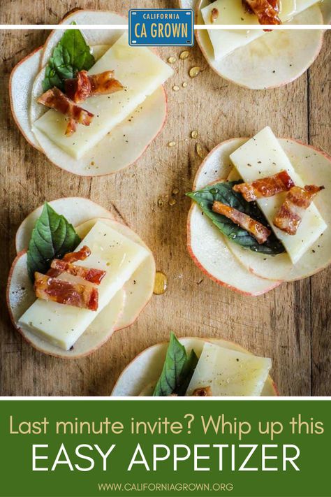 These Apple Bacon Toma Stacks are ridiculously easy but full of flavor! If you're looking for a last minute holiday appetizer that will still "wow" the crowd, look no further. Pro-tip: Serve with California Zinfandel. Everyone loves a perfect pairing... @californiawines #holidayrecipe #appetizer #winepairing @calapples Red Apple Sangria, Recipe For Sangria, Dips Sweet, Delicious Apple Recipes, Hor Dourves, Apples Recipes, Apple Cheese, Persimmon Recipes, Apple Sangria