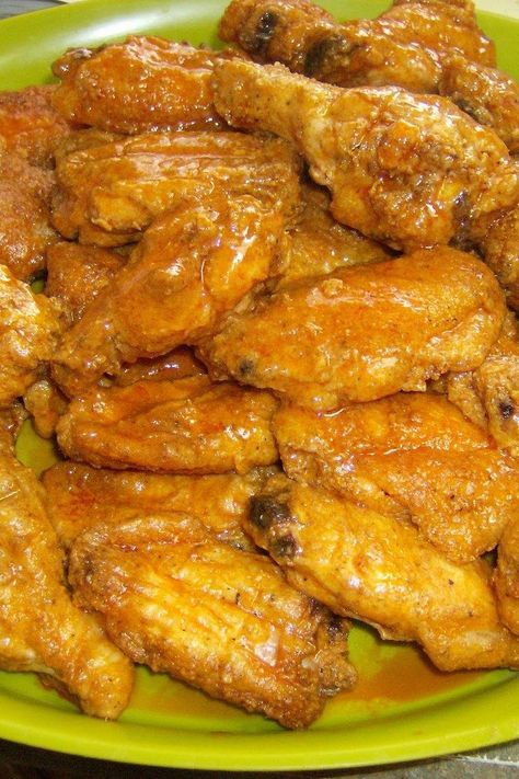 Hooters Hot Wings Recipe by Rose Mary Hooters Daytona Wings Recipe, Hooters Wings Recipe, Hot Wings Recipe, Hooters Wings, Hot Wing Recipe, Baking Rack, Restaurant Copycat, Baked Wings, Rose Mary