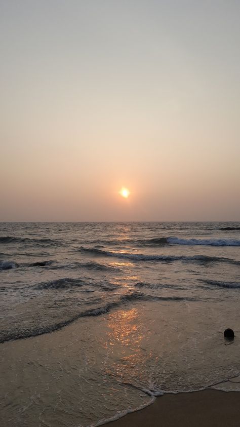 Beach vibes Mangalore beach Food Beach Aesthetic, Mangalore Beach Photography, Tithal Beach Snap, Alibag Beach Snap, Daman Beach Snap, Fake Beach Pictures, Dumas Beach Surat Snap, Kozhikode Beach Photography, Diu Beach Snap