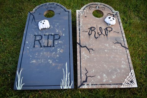 Halloween Corn Hole Boards, Halloween Cornhole Boards, Halloween Lawn Games, Spooky Cornhole, Halloween Corn Hole, Skull Decorating Ideas, Diy Gravestones, Halloween Cornhole, Cornhole Boards Diy