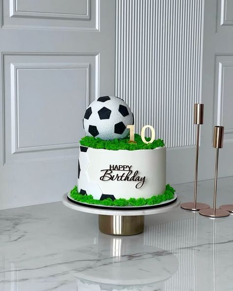 Dexter Cake, Easy Kids Birthday Cakes, Real Madrid Cake, Soccer Birthday Cakes, Hot Wheels Cake, Happy Birthday Best Wishes, Football Birthday Cake, Soccer Cake, 10 Birthday Cake