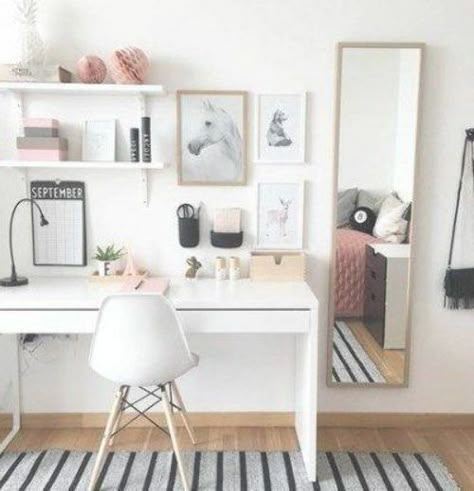 Girls Desk Area, Bedroom Desk Organization, Organizing Small Home, Girl Desk, Desk Area, Desk Areas, Dekorasi Kamar Tidur, Bedroom Desk, Study Room Decor