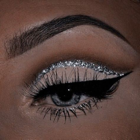 Grey eyes glitter make up Beauty Hacks That Actually Work, Eyelash Tinting, Eye Makeup Pictures, Cruelty Free Makeup, Makeup Pictures, Prom Makeup, Cute Makeup, Makeup Mirror, Stevia