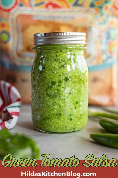 Too many green tomatoes on your hand? This green tomato salsa is fresh, vibrant, and delicious! It goes great with tortilla chips or your favorite Mexican dish! Green Tomatoes Salsa, Green Tomato Salsa Recipe, Green Tomato Salsa, Roasted Tomatillo Salsa, Tomato Salsa Recipe, Roasted Tomatillo, Salsa Sauce, Tomatillo Salsa, Green Salsa