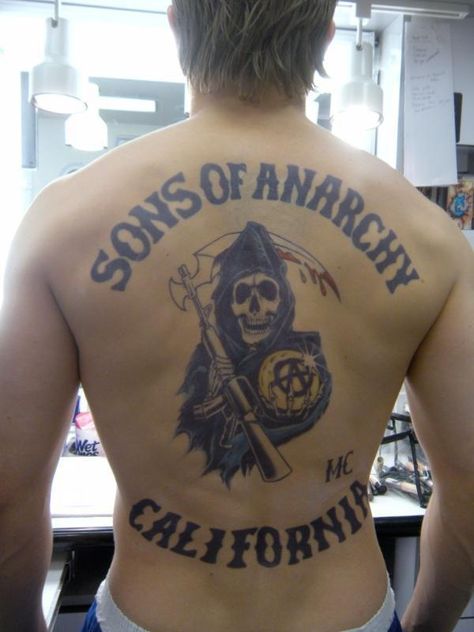 Imagine explaining this to the grandchildren.  "Grandpa, were you in a motorcycle gang!?" ... "No, there was this TV show about a motorcycle gang that I used to watch..." Anarchy Tattoo, Tracey Anderson, Sons Of Anarchy Mc, Tattoo Coverup, Sons Of Anarchy Motorcycles, Sons Of Anarchy Samcro, Biker Tattoos, Looks Pinterest, Jax Teller