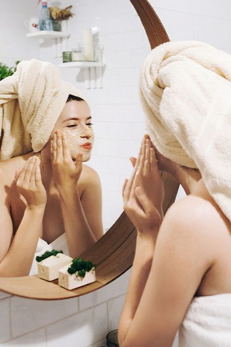 Double cleansing has become a staple in many skincare routines, but there’s a new skincare trend, and it involves a third step. While the K-beauty-inspired double cleansing routine involves using a cleansing oil followed by a foaming cleanser, triple cleansing adds a cream cleanser (or exfoliating cleanser) into the mix. Learn the benefits of this skincare routine and how to do it on MAED. Scrub Wajah, Tighter Skin, Puffy Eyes, Normal Skin, Younger Looking Skin, New Skin, Eye Care, Omega 3, Improve Skin