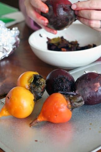 Tip: How To Roast and Peel Beets Cooking Beets In Oven, Beet Recipes, How To Roast, Cold Salad, Roasted Beets, Beet Salad, Veggie Dishes, Fresh Garlic, Vegetable Dishes