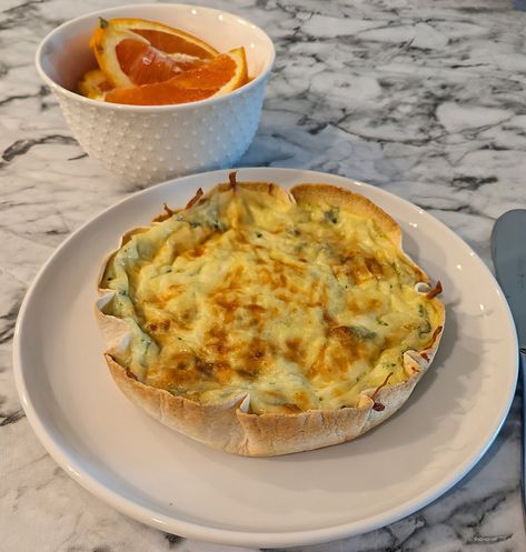 Tortilla Quiche (3 points) Quiche Made With Tortillas, Tortilla Quiche, Blue Recipes, Breakfast Tortilla, Egg Tortilla, Keto Quiche, Weight Watchers Recipes Desserts, Cottage Cheese Recipes, Breakfast Quiche