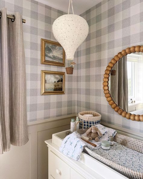 A baby boy nursery room with grey and white gingham wallpaper, a hot air balloon, and vintage touches Vintage Nursery Boy, Baby Boy Nursery Ideas, Boy Nursery Ideas, Boy Nurseries, Boy Nursery Themes, Hot Air Balloon Nursery, Nursery Rooms, Nursery Room Design, Baby Boy Room Nursery