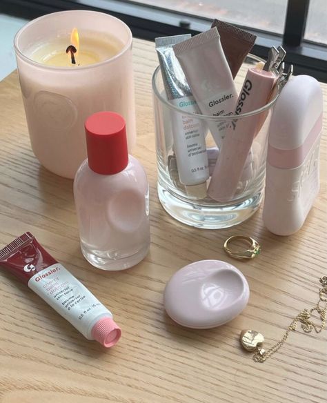 Glossier Candle, Glossier Skincare, Outfit Outer, Balm Dotcom, Vogue Beauty, I Love Makeup, Makeup Essentials, Just Girly Things, Aesthetic Makeup