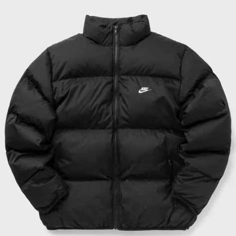 Nike Sportswear Club Puffer Jacket Black/White. - Fb7368 010 Winter Puffer Jacket Outfits, Puffer Jacket Outfit Men, Nike Puffer Jacket, Nike Coat, Nike Vest, Black Men Fashion Urban, Puffer Jacket Outfit, Fit Club, Puffer Jacket Men