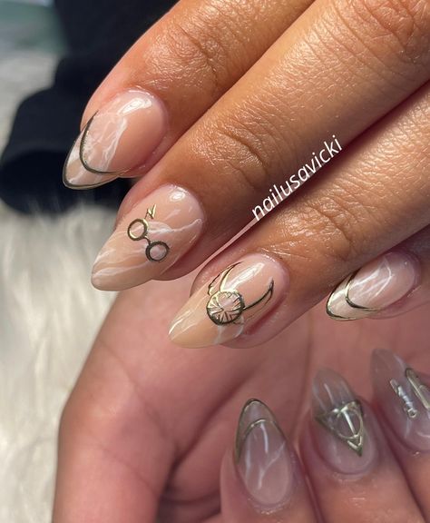 Harry Potter but keep it ✨classy✨ . . BIAB, level lll nail art . . #nails #nailusa #nailart #naildesign #nailsofinstagram #naildesigns #nailsoftheday #naildesignsideas #gel #gelnails #raleigh #durham #raleighnails #trend #trendynails #BIAB #springnails #BIABnails #harrypotter #harrypotternails Universal Inspired Nails, Luna Lovegood Nail Art, Harry Potter Nails Subtle, Harry Potter Nails Christmas, Harry Potter Wedding Nails For Bride, Harry Potter Gryffindor Nails, Library Nails, Harry Potter Acrylic Nails, Harry Potter Themed Nails