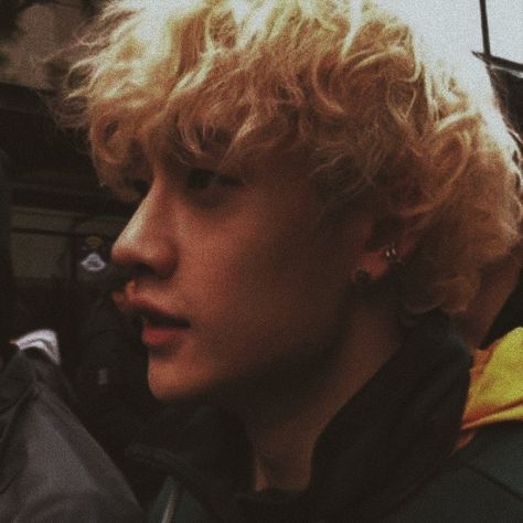 Bangchan Brown Aesthetic, Stray Kids Brown Aesthetic, Chan Bangchan, Golden Aesthetic, Cosy Aesthetic, Skz Ateez, Ipad Wallpapers, Husband Material, Aesthetic Kpop