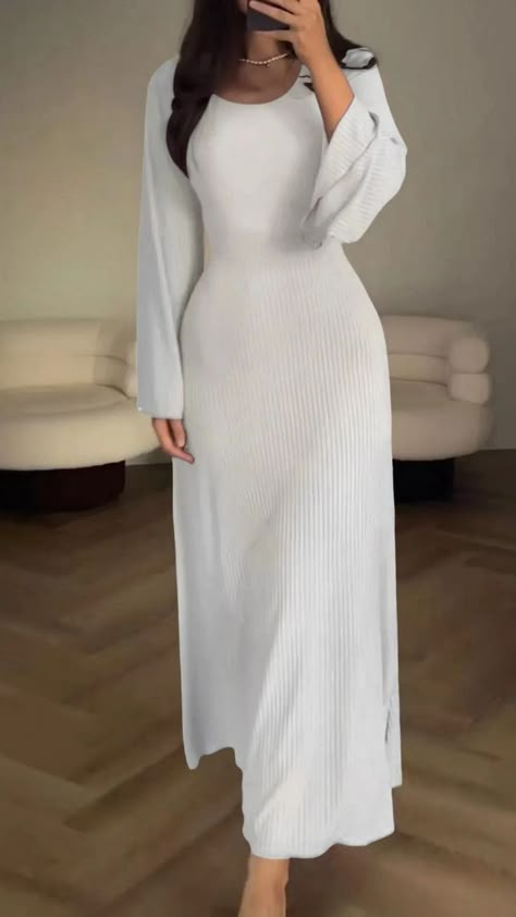 White High Neck Outfit, White Dress Church, Angelic Clothing, High Neck Outfit, Modest Classy Dresses, Modest Outfits Aesthetic, Cute Clothing Styles, Christian Veiling, Christian Modesty